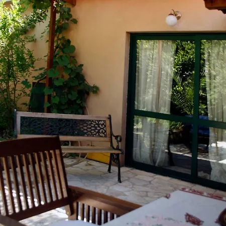 Beautiful Garden Studio Apartament *